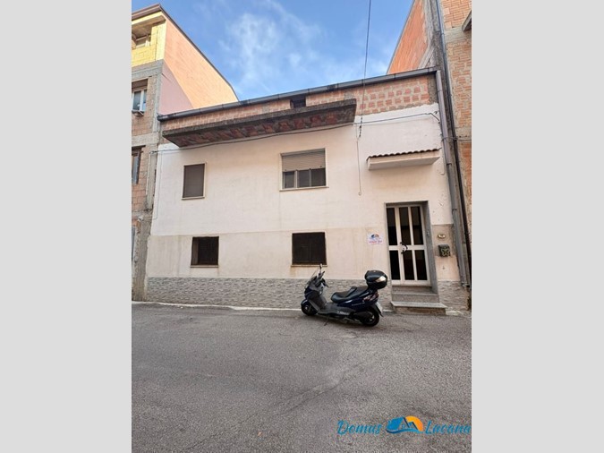 Appartamento in Vendita a Pomarico, 98'000&euro;, 87 m²