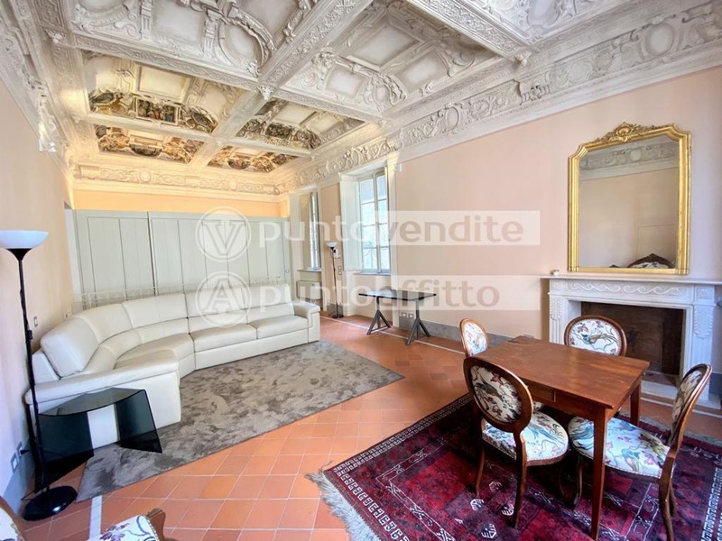 Monolocale in Affitto a Lucca, 950&euro;, 60 m², arredato