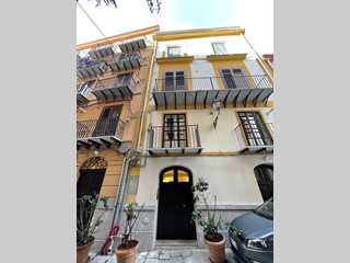 Trilocale in Affitto a Palermo, 1'100&euro;, 70 m², con Box