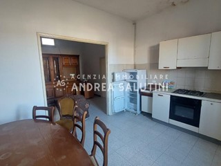 Quadrilocale in Vendita a Pontedera, 95'000&euro;, 85 m², arredato