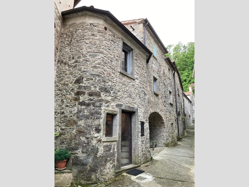 Appartamento in Vendita a Fivizzano, 140'000&euro;, 95 m², arredato