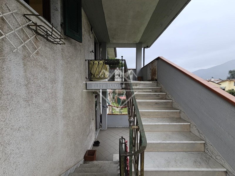 Appartamento in Vendita a Carrara, zona Avenza, 200'000&euro;, 120 m²