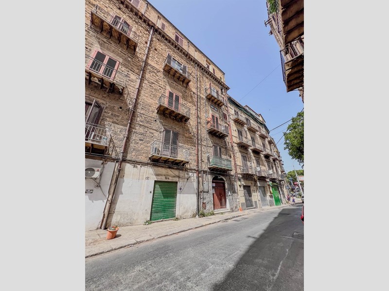 Monolocale in Vendita a Palermo, 75'000&euro;, 40 m², con Box