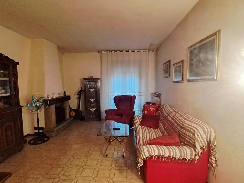 Appartamento in Vendita a Peccioli, 145'000&euro;, 110 m², con Box