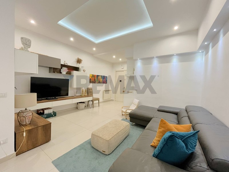 Trilocale in Vendita a Napoli, 335'000&euro;, 105 m²