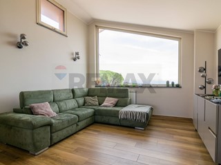 Appartamento in Vendita a Acireale, 145'000&euro;, 150 m²