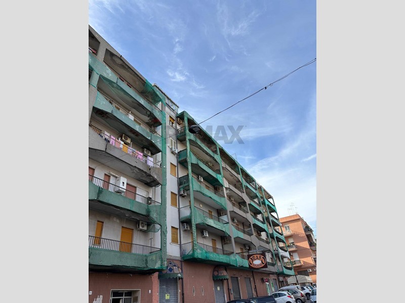 Appartamento in Vendita a Siracusa, 65'000&euro;, 98 m²