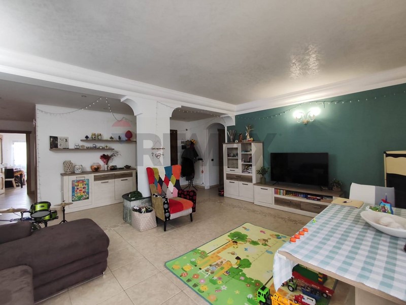 Appartamento in Vendita a Palazzolo Acreide, 120'000&euro;, 140 m²