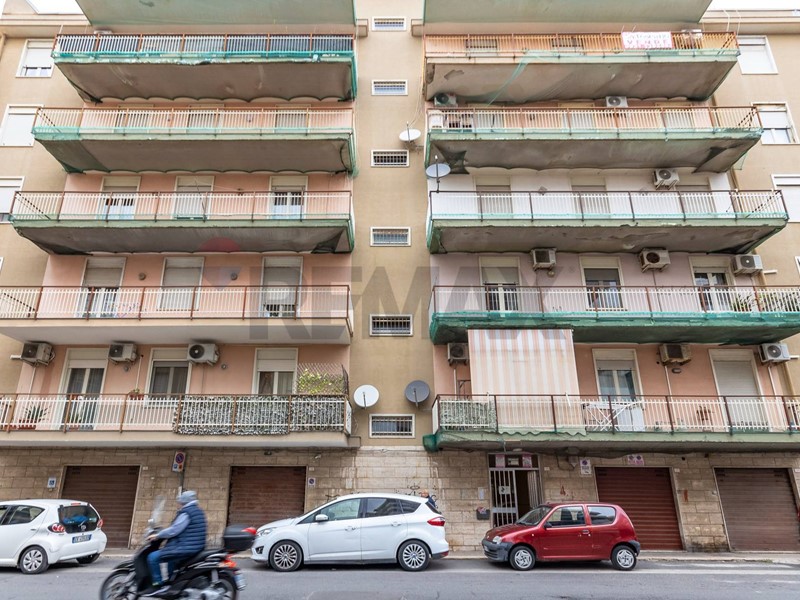 Appartamento in Vendita a Siracusa, 115'000&euro;, 144 m²