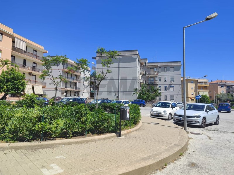 Appartamento in Vendita a Siracusa, 99'000&euro;, 156 m²