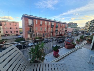 Appartamento in Vendita a Siracusa, 100'000&euro;, 151 m²