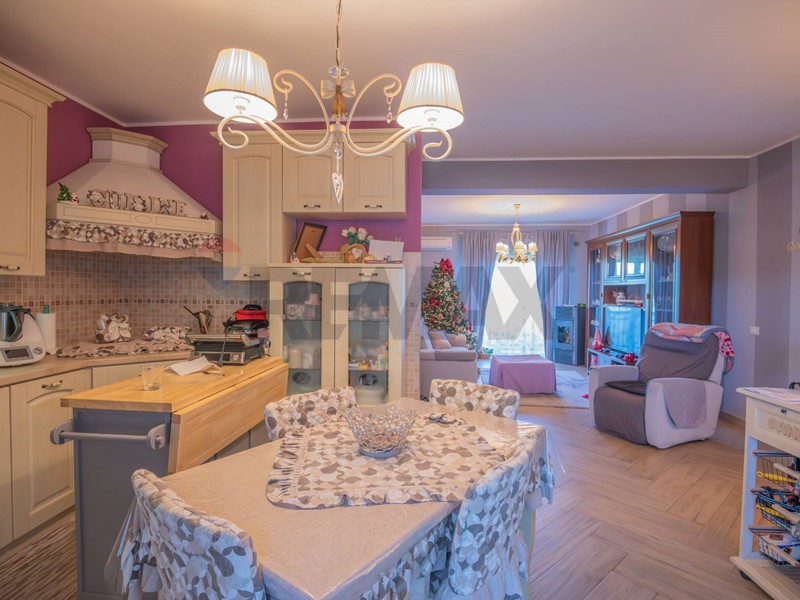 Quadrilocale in Vendita a Melilli, 75'000&euro;, 134 m²