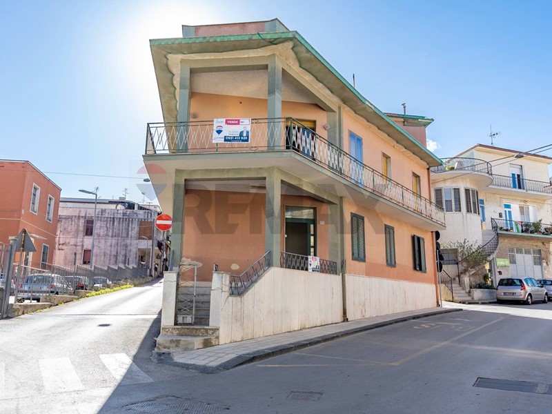 Appartamento in Vendita a Melilli, 49'000&euro;, 140 m²