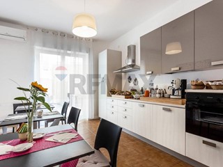 Appartamento in Vendita a Siracusa, 299'000&euro;, 165 m²