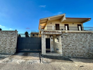 Quadrilocale in Affitto a Siracusa, 750&euro;, 100 m²