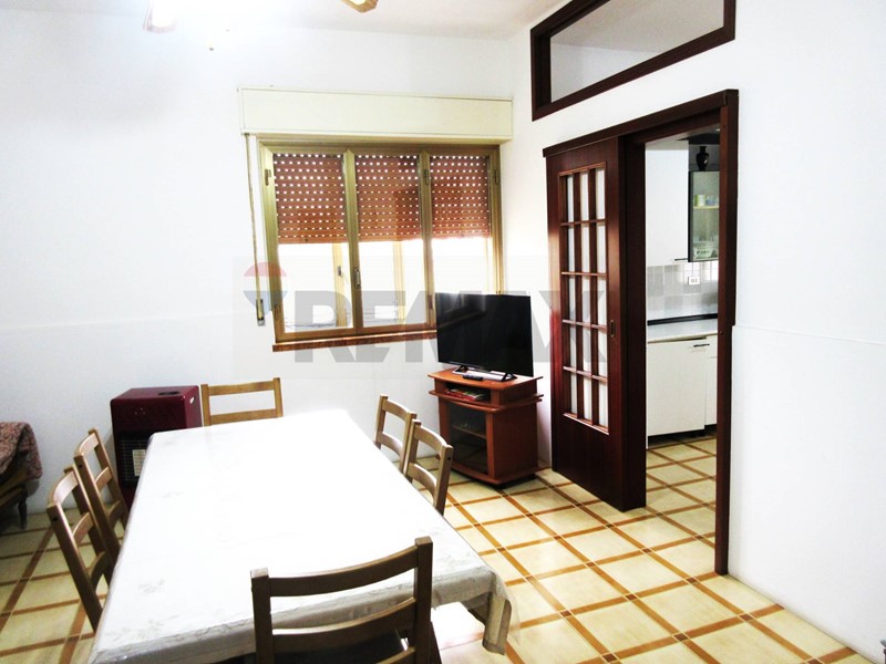 Appartamento in Vendita a Melilli, 90'000&euro;, 194 m²