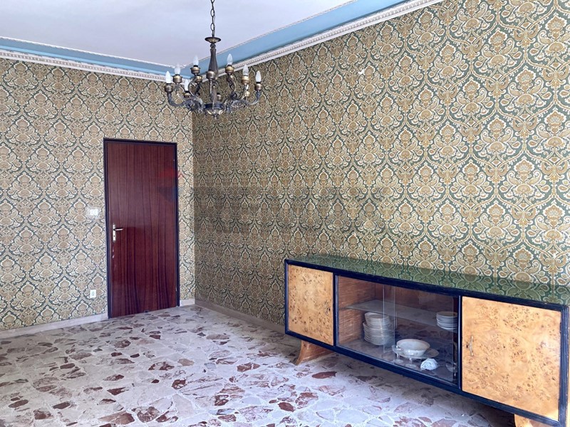 Appartamento in Vendita a Siracusa, 90'000&euro;, 110 m²