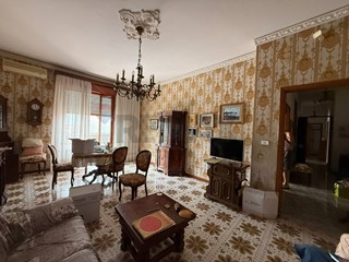 Appartamento in Vendita a Priolo Gargallo, 85'000&euro;, 147 m²