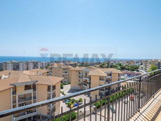 Appartamento in Vendita a Siracusa, 90'000&euro;, 118 m²