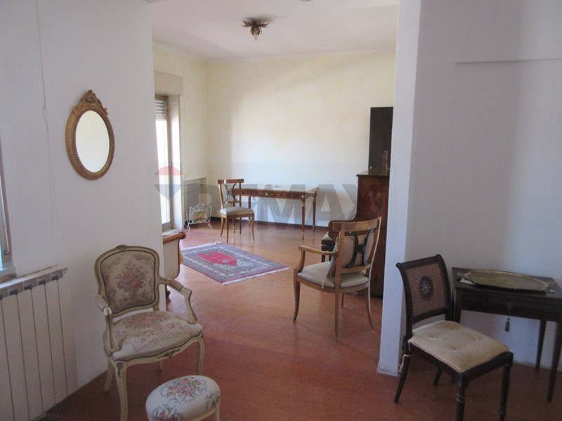 Appartamento in Vendita a Caltanissetta, 165'000&euro;, 210 m²