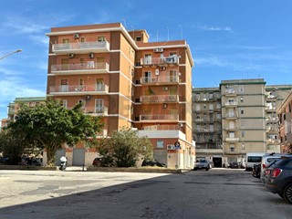 Appartamento in Vendita a Siracusa, 100'000&euro;, 160 m²