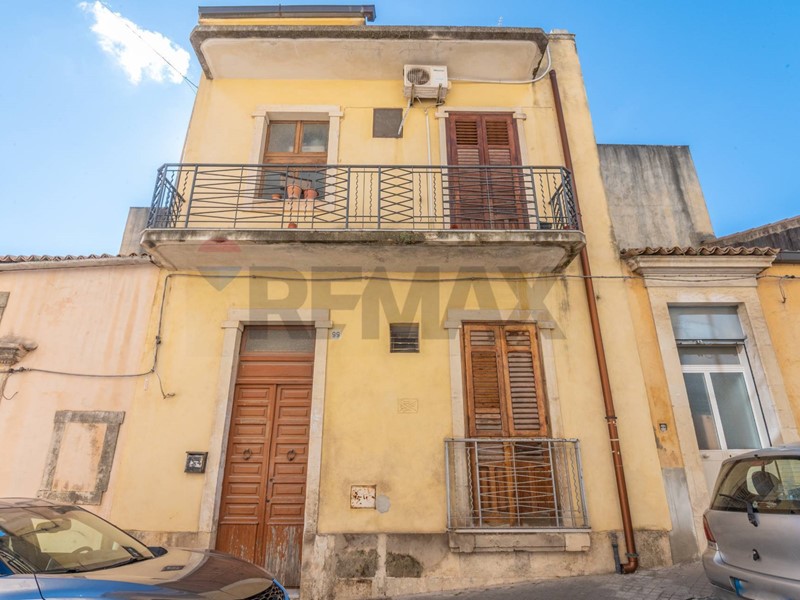 Appartamento in Vendita a Noto, 110'000&euro;, 101 m²