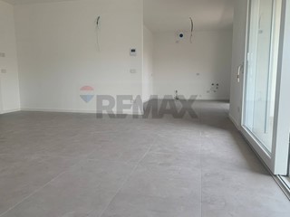 Quadrilocale in Vendita a Stezzano, 402'500&euro;, 164 m²