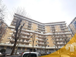Appartamento in Vendita a Torino, 305'000&euro;, 140 m²