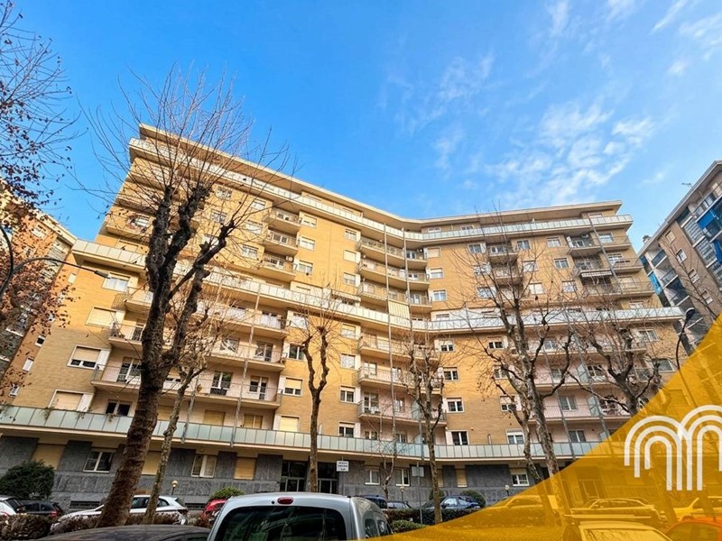Appartamento in Vendita a Torino, 289'000&euro;, 140 m²