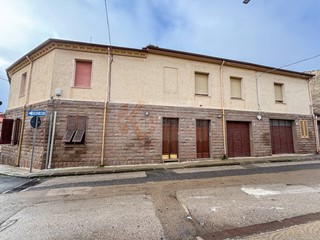Quadrilocale in Vendita a Ittiri, 103'000&euro;, 130 m², con Box