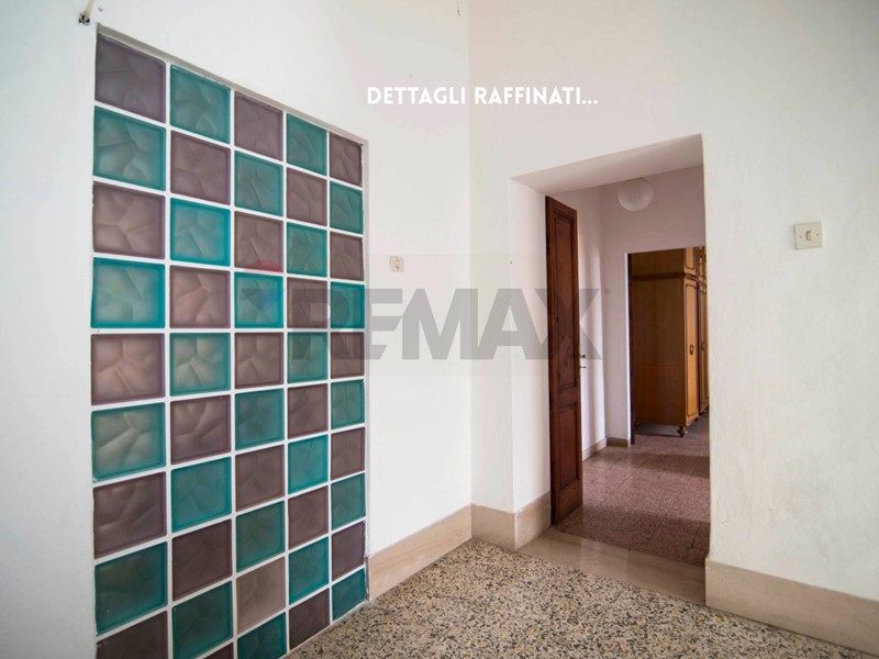 Appartamento in Vendita a Roccastrada, 40'000&euro;, 89 m²