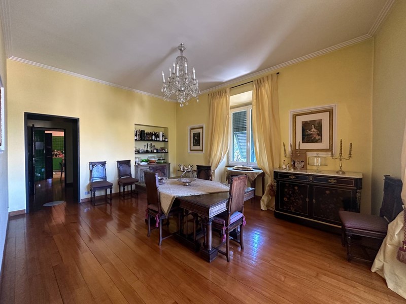 Appartamento in Vendita a Genova, 990'000&euro;, 320 m²