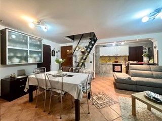 Quadrilocale in Vendita a Palermo, 148'000&euro;, 120 m²