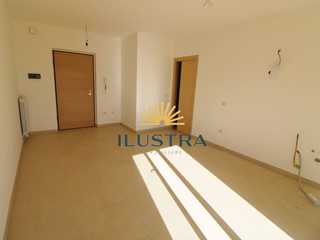 Trilocale in Vendita a Colonnella, 135'000&euro;, 100 m²