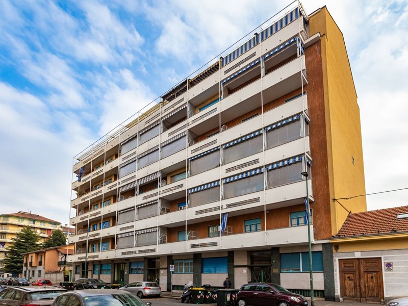 Bilocale in Vendita a Torino, 79'000&euro;, 60 m²