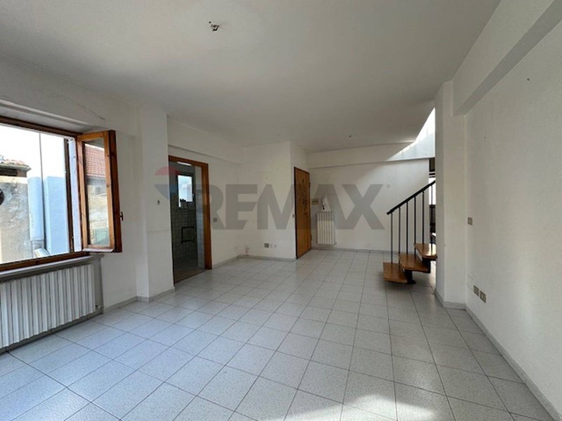 Appartamento in Vendita a Falconara Marittima, 107'000&euro;, 126 m²
