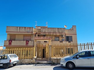 Appartamento in Vendita a Melilli, 60'000&euro;, 90 m²