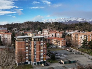 Appartamento in Vendita a Ivrea, 68'000&euro;, 95 m²