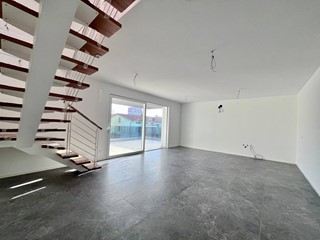 Attico in Vendita a Pordenone, 498'000&euro;, 164 m²