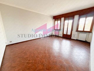 Appartamento in Vendita a Castelmassa, 56'000&euro;, 151 m²