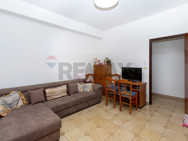 Trilocale in Vendita a Aci Catena, 69'000&euro;, 88 m²