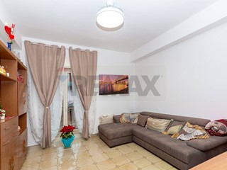 Trilocale in Vendita a Aci Catena, 69'000&euro;, 88 m²