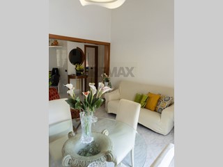 Appartamento in Vendita a Napoli, 175'000&euro;, 86 m²