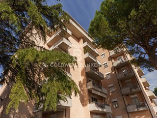 Appartamento in Vendita a Foligno, 119'000&euro;, 142 m²