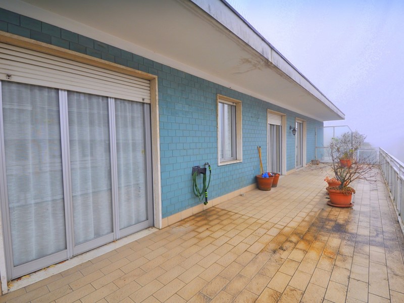 Trilocale in Vendita a Novara, 139'000&euro;, 88 m², con Box