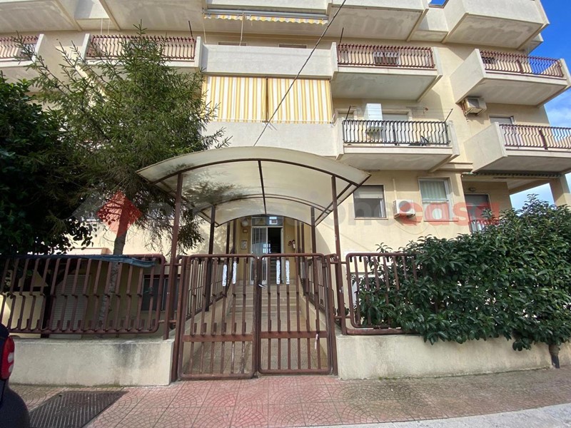 Quadrilocale in Vendita a Leporano, 108'000&euro;, 85 m²