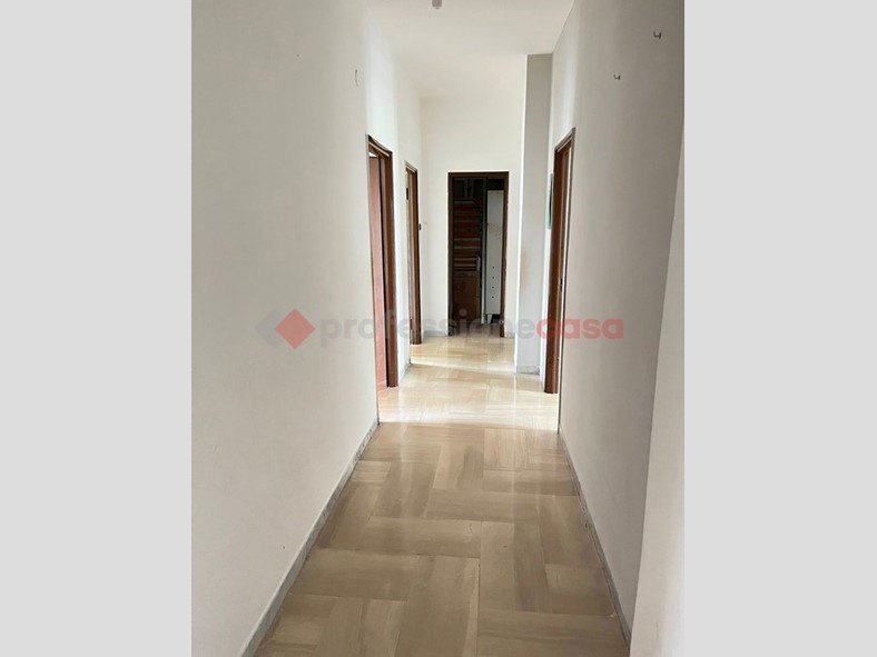Trilocale in Vendita a Modugno, 135'000&euro;, 130 m²