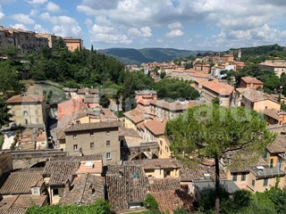 Trilocale in Affitto a Perugia, 1'450&euro;, 100 m², arredato