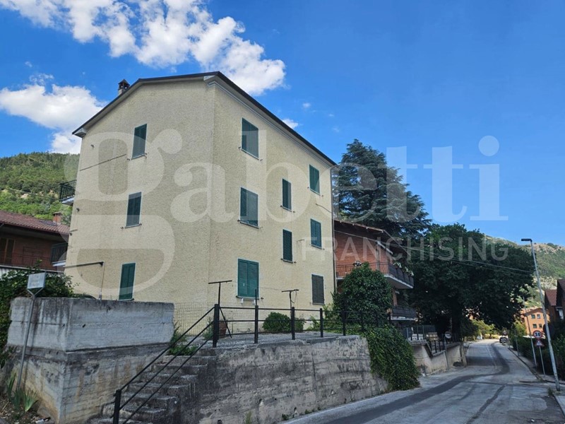 Bilocale in Vendita a Gubbio, 59'000&euro;, 40 m², arredato