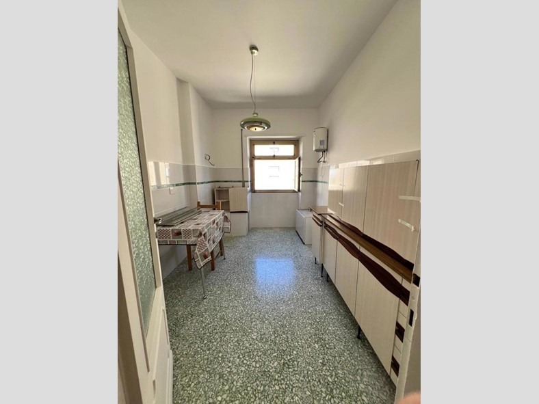 Trilocale in Vendita a Roma, 320'000&euro;, 96 m²